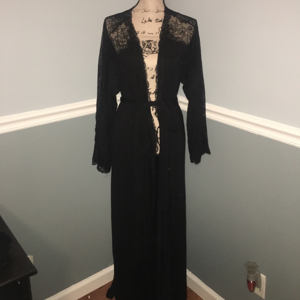 Black with lace robe **NWOT**